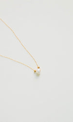 Simple Pearl Pendant Necklace